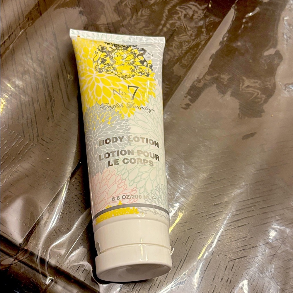 English Laundry No. 7 Body Lotion - Yellow and White